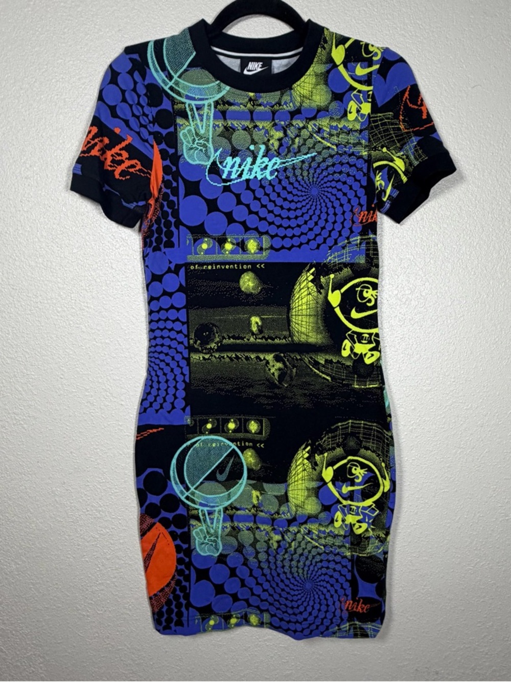 NWOT Nike Sportswear Essential Rave T-shirt Bodycon Dress Vibrant Streetwear Sm